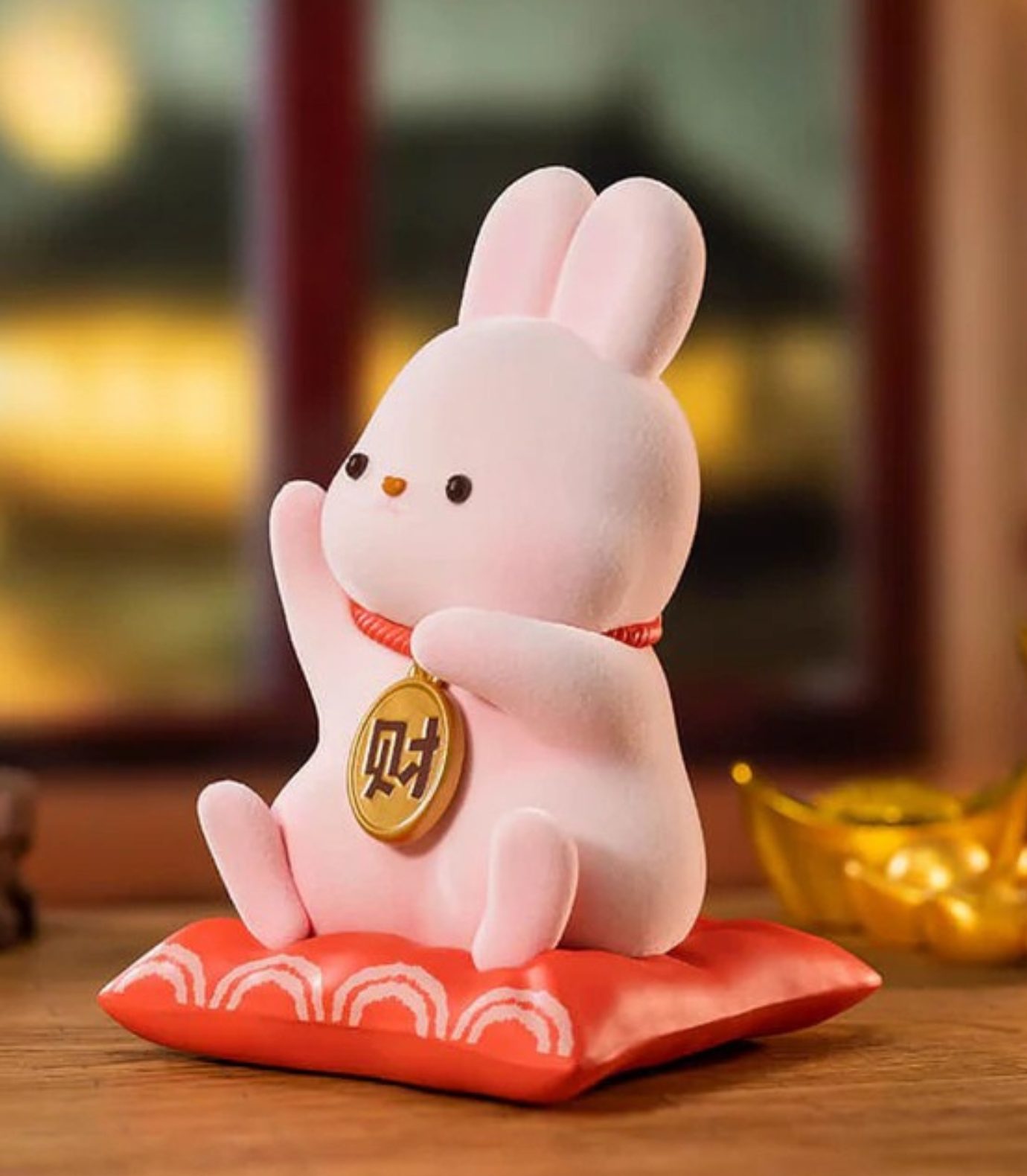 MOMO Bunny Money Come Come Figure